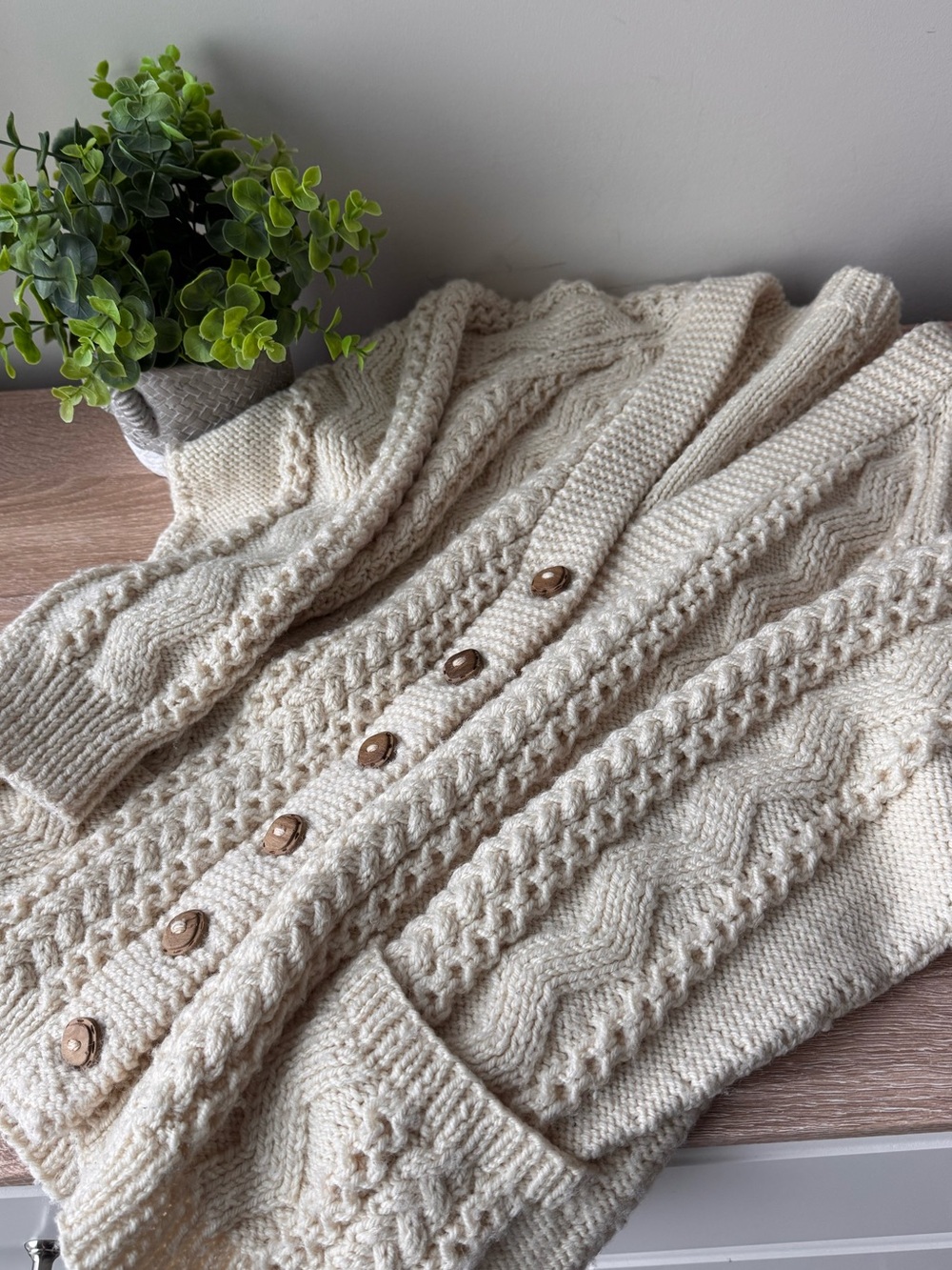 Cozy 100% Wool Cream Cable Knit Women's Sweater Cardigan